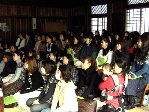 本堂内